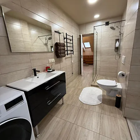 Ly Apartamentai 帕兰加