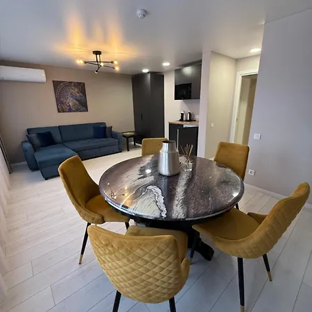 Ly Apartamentai 公寓 帕兰加